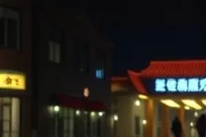悬崖上的钟表匠 文艺片，木工台上一排拆开的齿轮